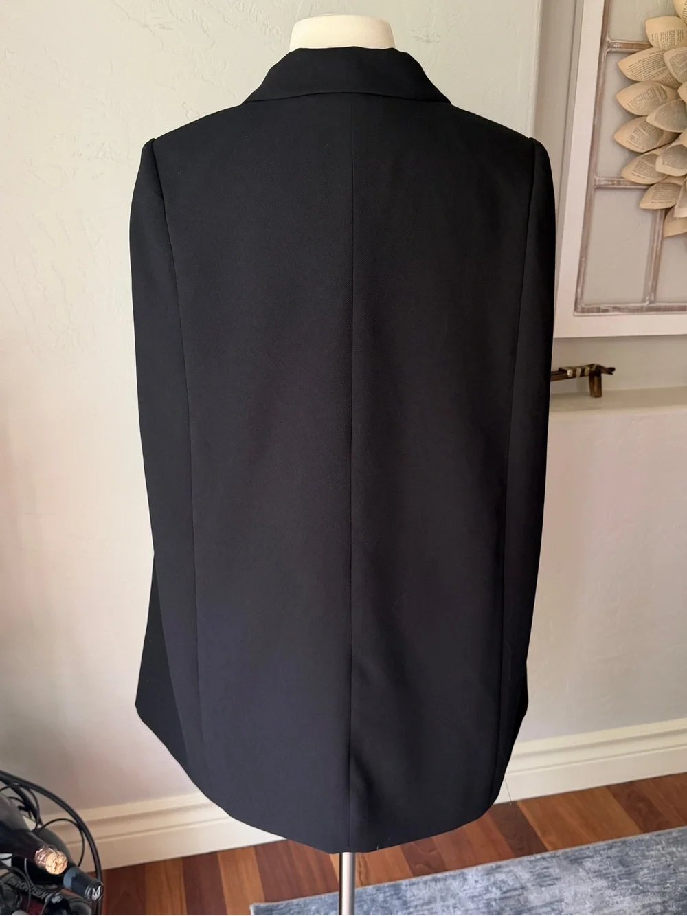 Vince Camuto chic black